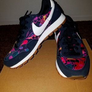 Nike Ladies Air Pegasus 83 Black Floral 6.5
